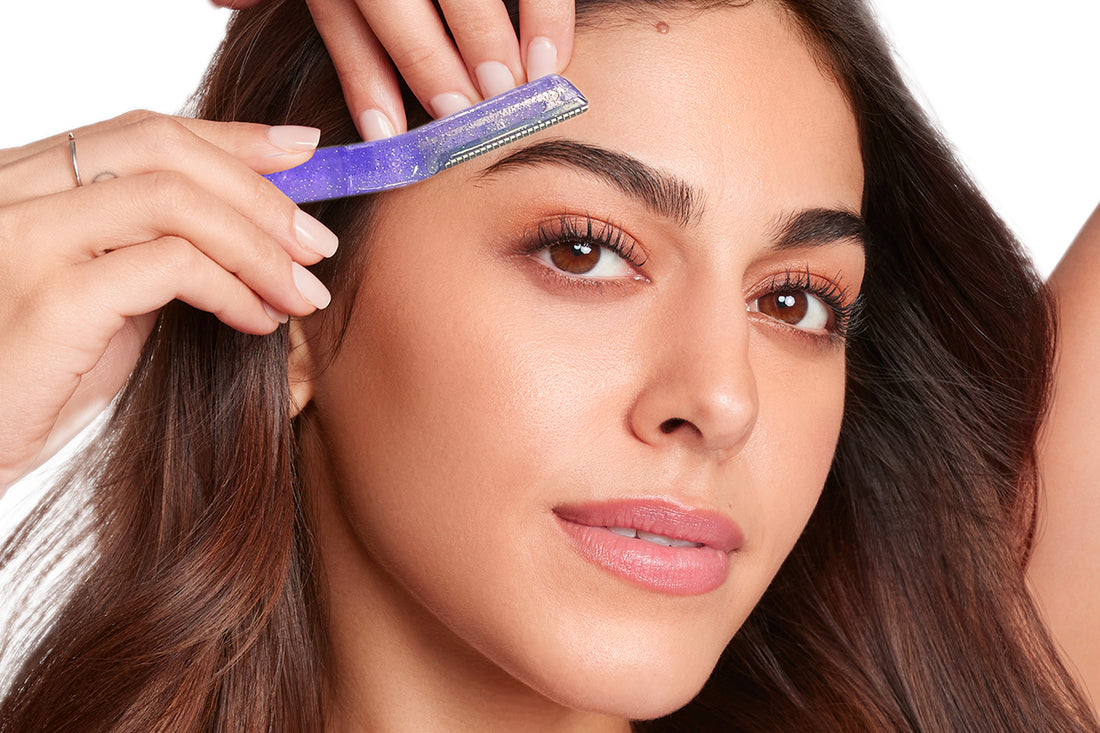 Face Razors For Women Vs. Face Waxing For Women