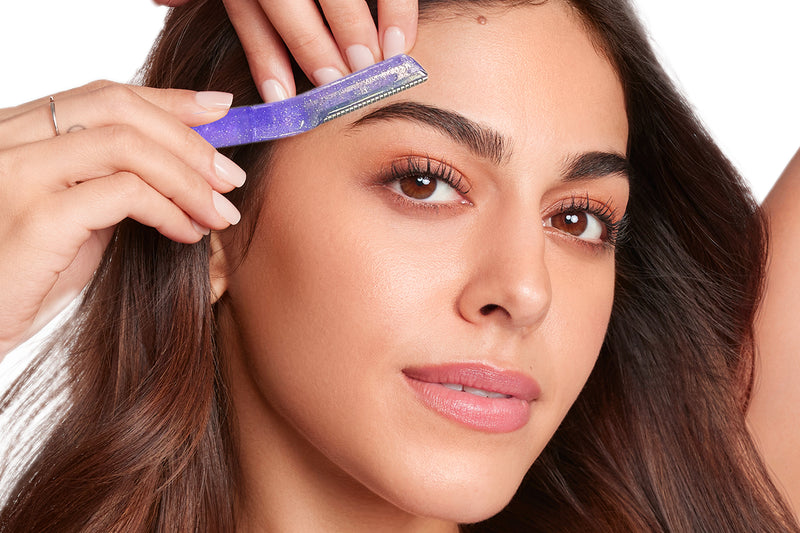 Face Razors For Women Vs. Face Waxing For Women